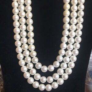 Vintage 3 strand faux Pearl necklace